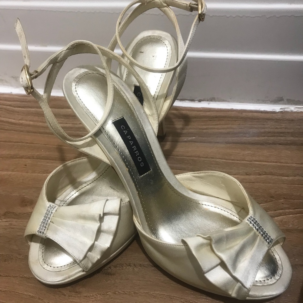 Open-Toe healed sandals